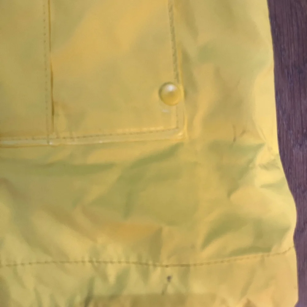 Northeast Outfitters Rugged Outdoors Men’s Size Medium Yellow Hooded Rain Jacket